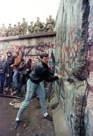 the fall of Berlin Wall